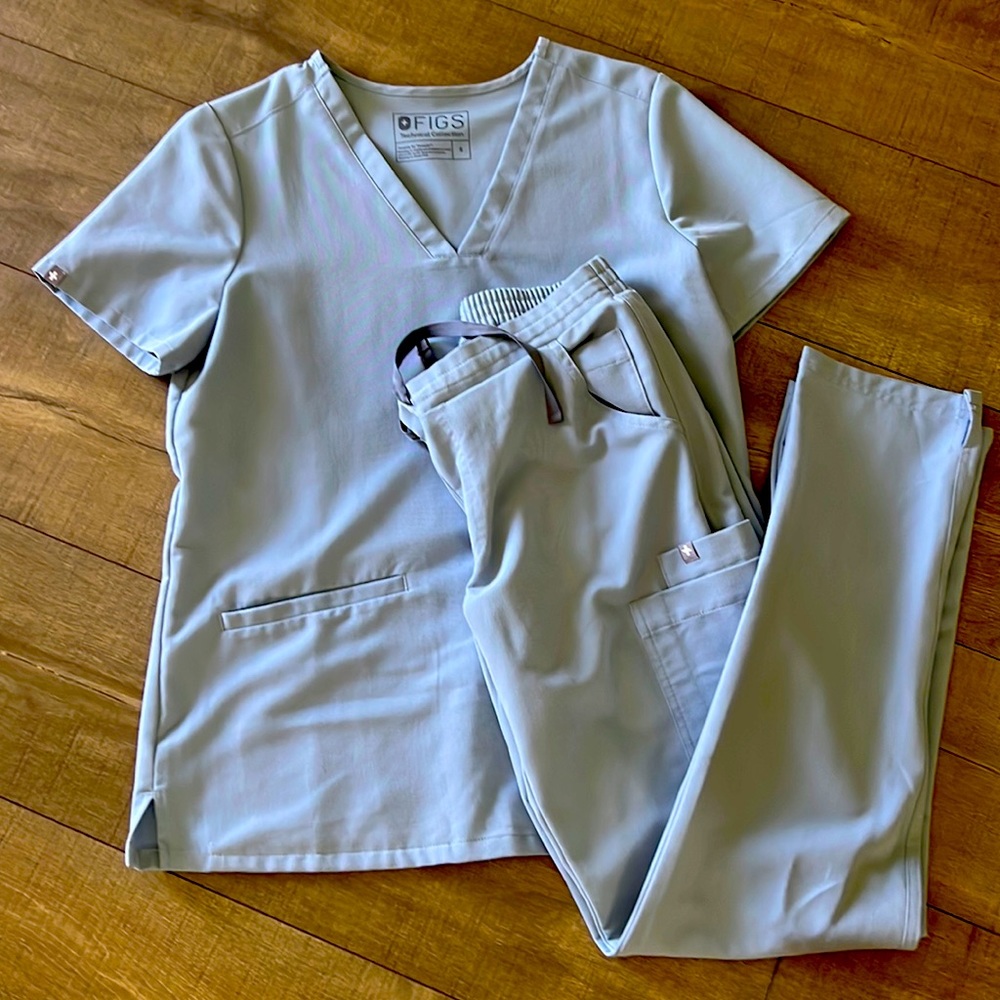 FIGS DUSTY BLUE SCRUB SET